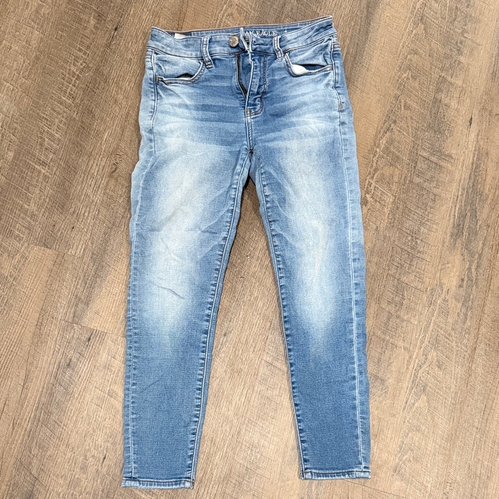 American Eagle Outfitters Light Blue Super Stretch Jeans